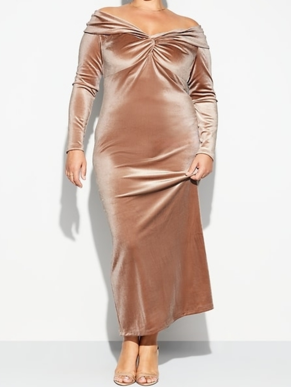 XXL • The Occasion by Old Navy • Velvet Off-Shoulder Midi Dress In Champagne